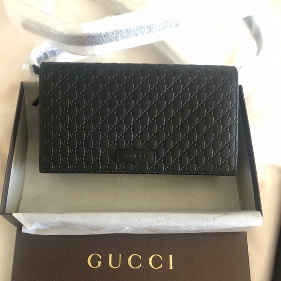 Gucci Handbags - Black AUTHENTIC Gucci Crossbody Clutch